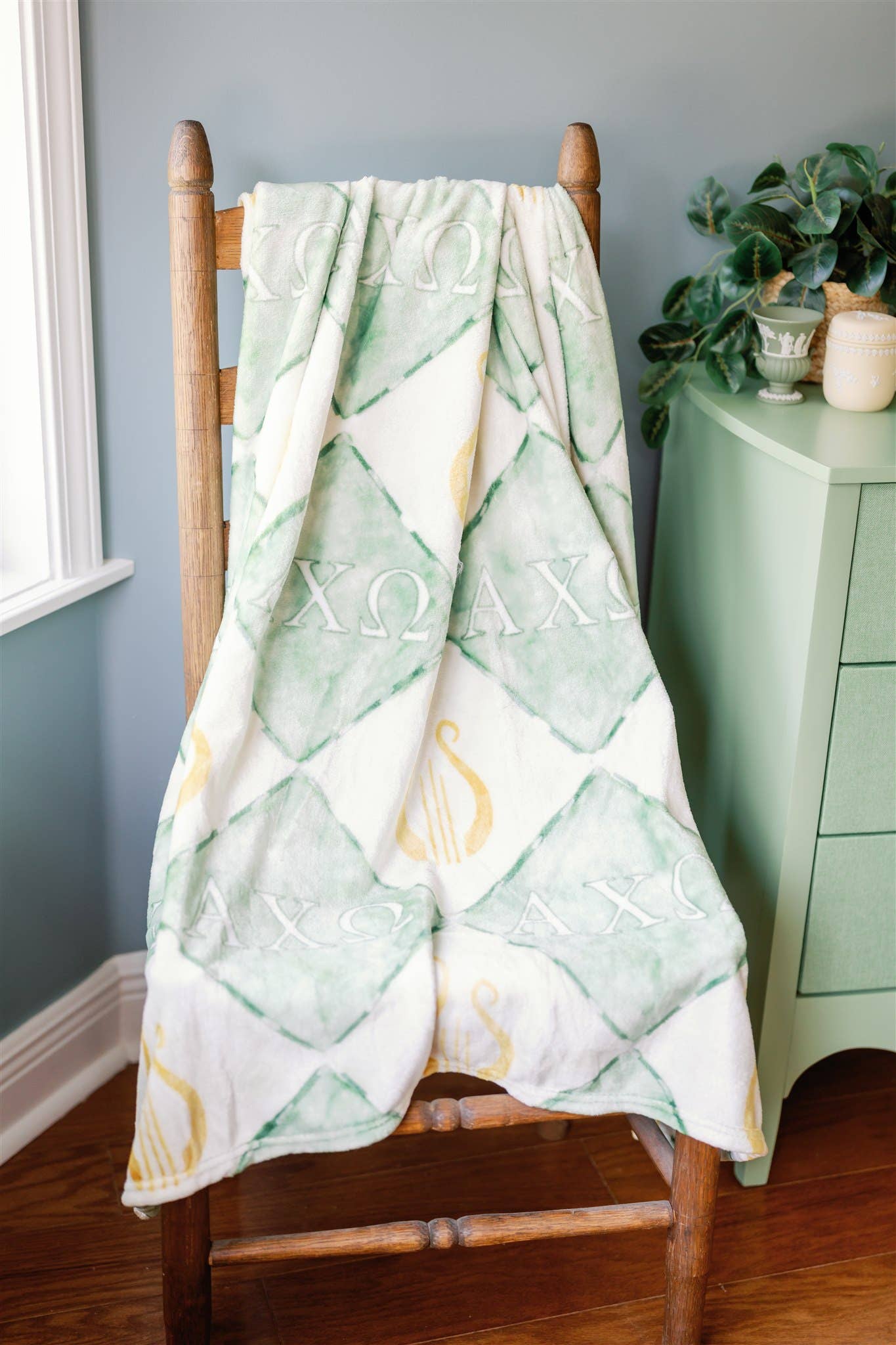 Alpha Chi Omega Blanket - Thumbnail 2